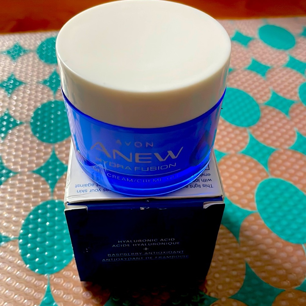 BNIB. Avon Anew Hydra Fusion Gel Cream. $20.00